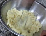 A picture of step 3 of One and a half potato / gnocchi in pesto sauce.