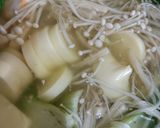 Foto langkah ke 4 dari resep Sup Tofu Enoki Dumpling Keju.