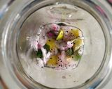A picture of step 2 of Dragon fruit mojito.