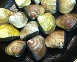 A picture of step 3 of A Standard! Hamaguri Clam Sake Simmer.