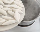 Foto langkah ke 3 dari resep Homemade Korean Rice Cake.