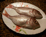 Foto del paso 1 de la receta: Pargos a la sal con aromas de te verde rosas, romero y manzanilla flor