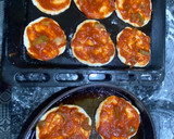 Foto del paso 6 de la receta: Pizzetas caseras!😋🍕