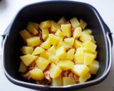 Hình bước làm 4 của món KHOAI TÂY đút lò với NCKD