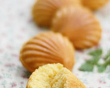 A picture of step 10 of Vanilla and Rum Madeleines.