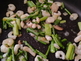 Receta exprés de arroz integral con verduras y gambas