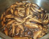 A picture of step 4 of Fresh Shiitake Mushroom Tsukudani.