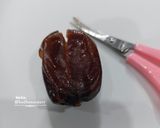 عکس مرحله 2 از دستور گل با خرما