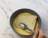 Foto langkah ke 3 dari resep Classic French Toast.