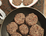 Foto del paso 8 de la receta: Hamburguesas de porotos negros, quinoa y verduras 🍔 veganas
