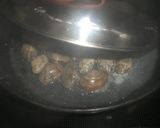 A picture of step 1 of How About Some Pasta with Manila Clams?.
