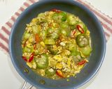 Foto langkah ke 4 dari resep Oseng Oyong Telur.