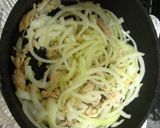A picture of step 1 of Tuna and Onion Stir-Fry.
