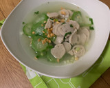 Foto langkah ke 3 dari resep Sup oyong bakso.