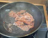 Foto del paso 3 de la receta: Sopa fría de melón con crujiente de jamón ibérico