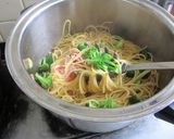 A picture of step 7 of Isis' Pasta Aglio, Olio E Peperoncino.