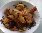 Foto langkah ke 5 dari resep PEYEK Cumi / CUMI GORENG TEPUNG.