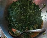 Foto del paso 2 de la receta: Tortilla acelga con corbatas al pesto