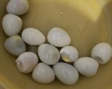 Foto langkah ke 1 dari resep Sosis Tumis Telur Puyuh.