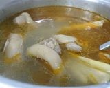 A picture of step 1 of Bún bò, giò, tái, nạm.