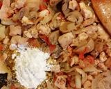 Foto del paso 4 de la receta: Tarta 🥧 de pollo 🐓 y champiñones con masa de arroz 🥘 herbal