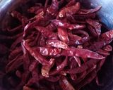 शेजवान चटणी (schezwan chutney recipe in marathi) रेसिपी स्टेप 1 फोटो
