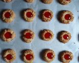Foto langkah ke 7 dari resep Strawberry Cheese Thumbprint Cookies.