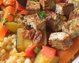 Une image de l'étape 4 de Couscous végétarien au tofu fumé.