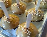 A picture of step 7 of " CARMEL APPLE CUPCAKES ".