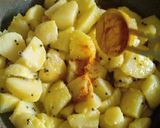 A picture of step 5 of Aaloo posto.