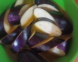 Foto langkah ke 1 dari resep Terong Ungu Goreng.
