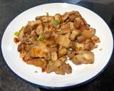 Foto langkah ke 10 dari resep Babi goreng cabai garam dengan daun bawang.