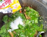 Foto langkah ke 4 dari resep Oseng jengkol+ikan asin+daun melinjo.
