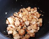 Une image de l'étape 2 de Champignons stroganof poulet et semoule 😋.