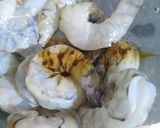 A picture of step 1 of Creamy spicy prawn.