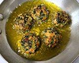 A picture of step 4 of Pui Shak Chingri Bora (Malabar Spinach & Prawn Pakora / Fritters - Bong style).