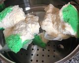 Foto langkah ke 2 dari resep Bolu kukus terlalu ngakak.