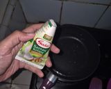 Foto langkah ke 4 dari resep Mie instan santan kornet pakcoy telur sederhana enak.
