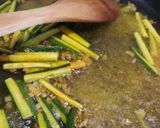 A picture of step 2 of Gnocchetti sardi con zucchine, pecorino sardo e zafferano.