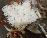 Foto langkah ke 3 dari resep Nasi Goreng Teri Basah.
