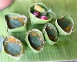 A picture of step 5 of Ook Kai / kai Paam / Baked Eggs in Banana Leaves.