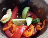 A picture of step 4 of Som Tum / Thai Papaya Salad.