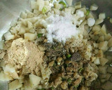 A picture of step 1 of Kuttu ki Chatpte pakorde.