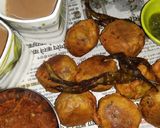 A picture of step 4 of Aloo bonda.