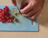 Foto del paso 2 de la receta: Ensaladilla con gambas