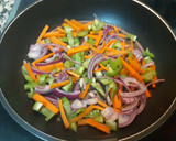 Foto del paso 4 de la receta: Arroz thai con maní y verduras al curry