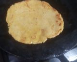 A picture of step 5 of Makai ki roti.