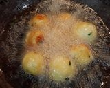 A picture of step 3 of Nutty paneer dumpling.