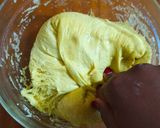 A picture of step 2 of Minced meat and cheese stuffed buns.