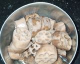 A picture of step 2 of Lotus root Masala.